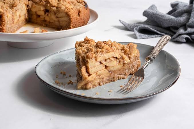 Apple Pie Cake: A Cozy Dessert With Classic Flavor